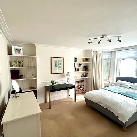 לונדון Spacious Comfortable Flat With Free Parking In East Finchley, Muswell Hill & Close To Alexandra Palace מראה חיצוני תמונה
