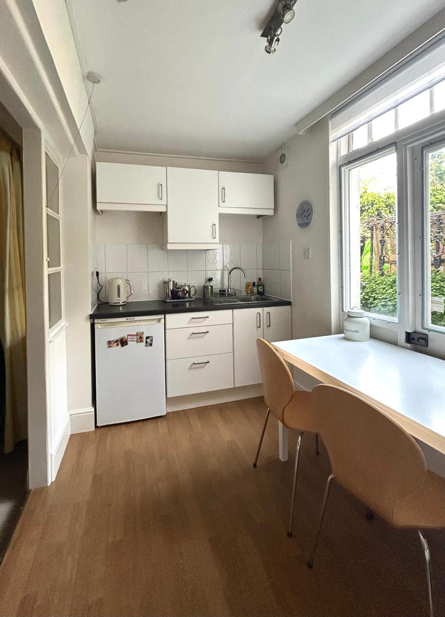 לונדון Spacious Comfortable Flat With Free Parking In East Finchley, Muswell Hill & Close To Alexandra Palace מראה חיצוני תמונה