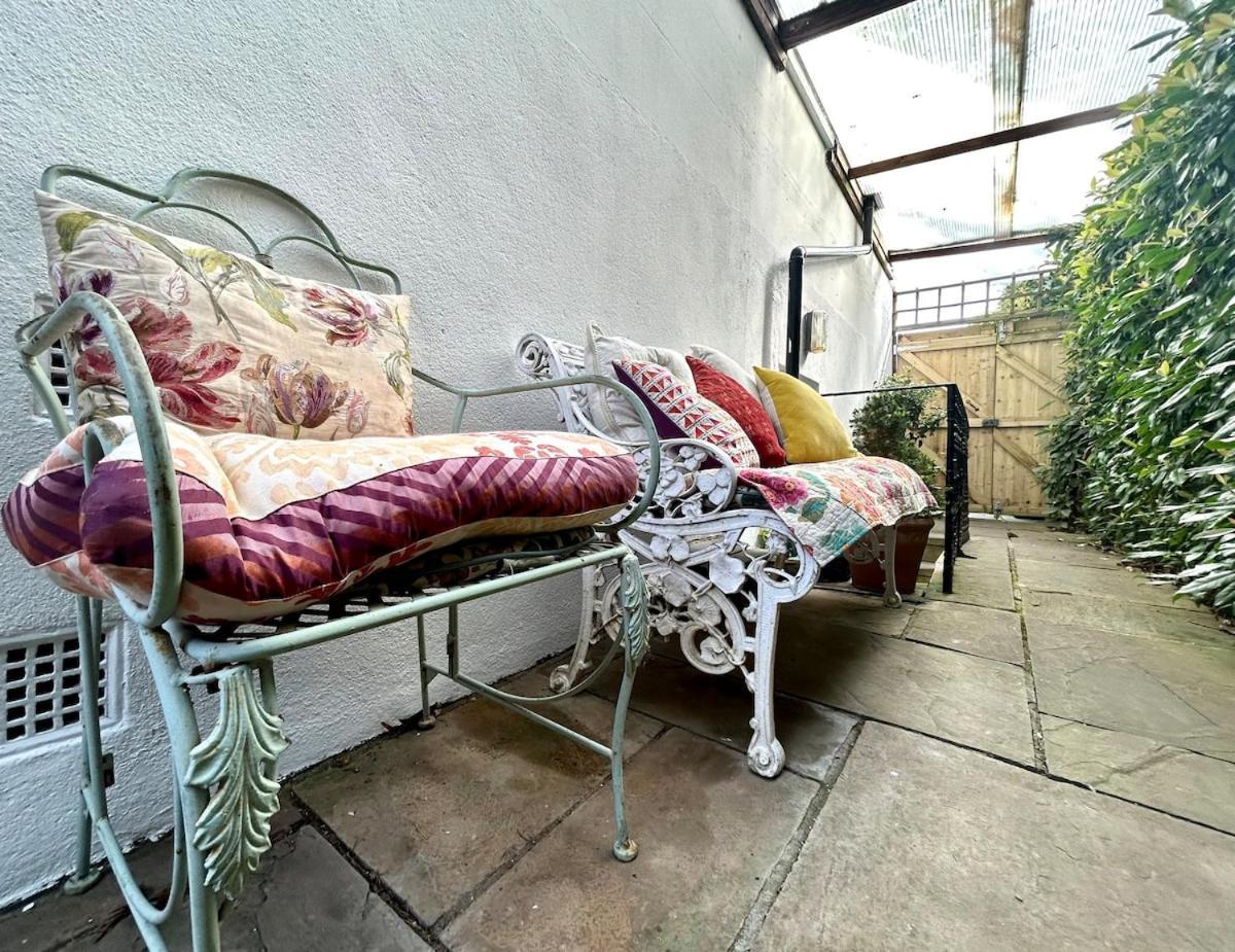 לונדון Spacious Comfortable Flat With Free Parking In East Finchley, Muswell Hill & Close To Alexandra Palace מראה חיצוני תמונה