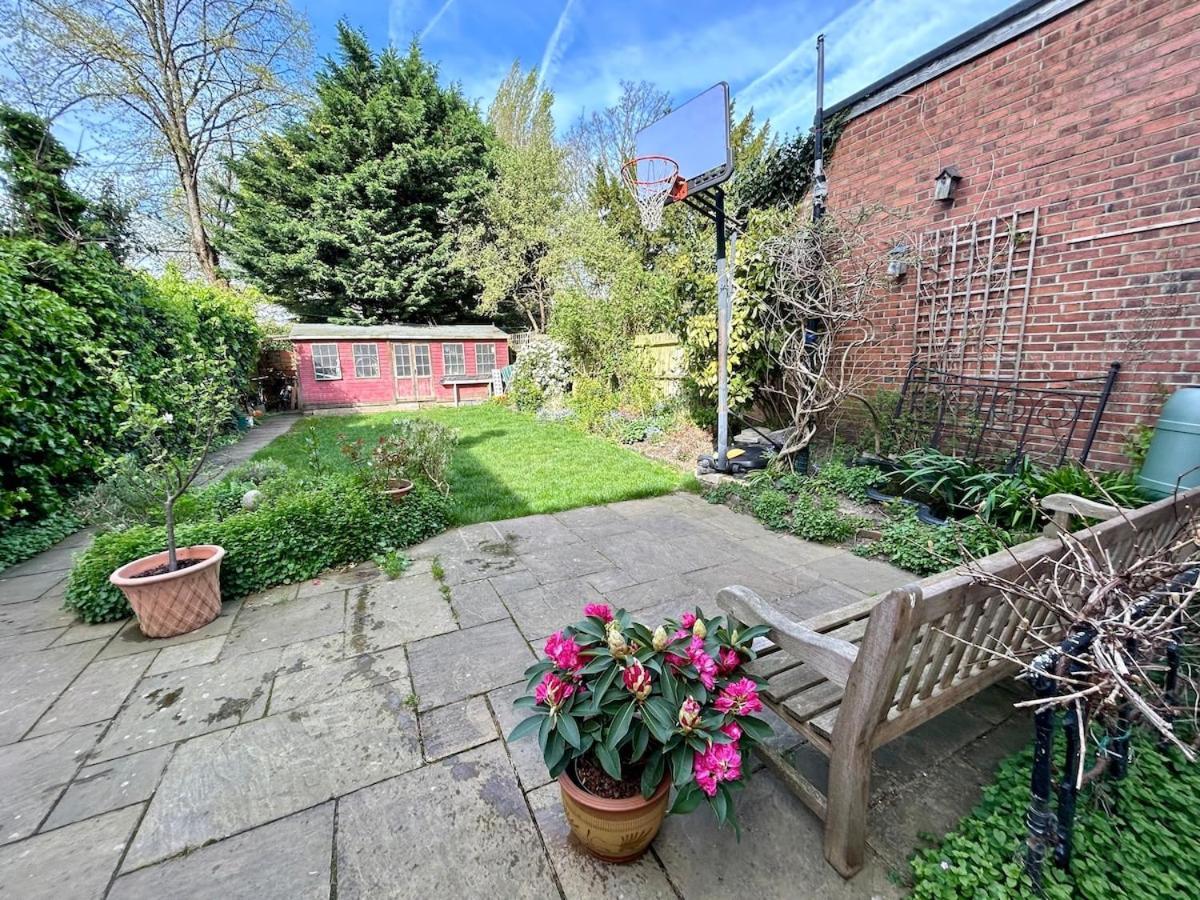 לונדון Spacious Comfortable Flat With Free Parking In East Finchley, Muswell Hill & Close To Alexandra Palace מראה חיצוני תמונה