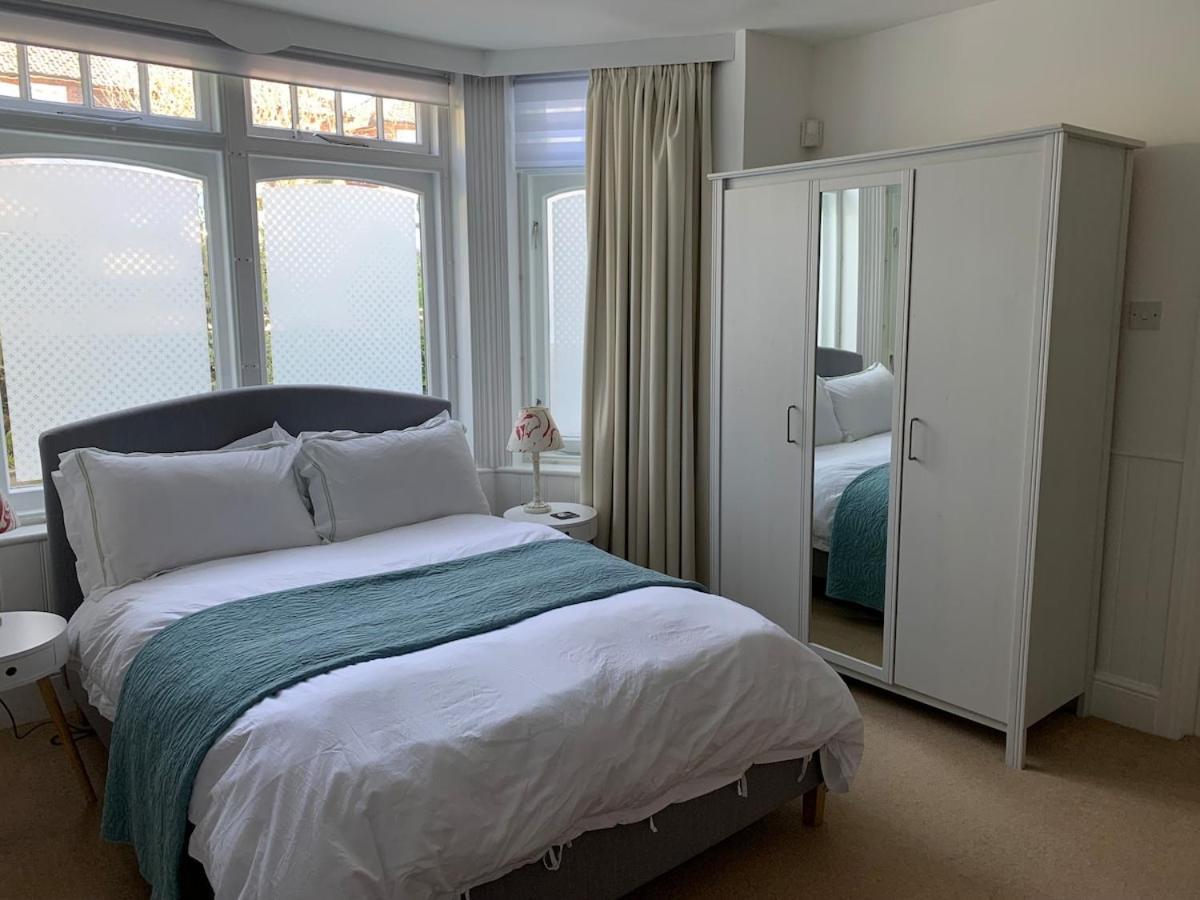 לונדון Spacious Comfortable Flat With Free Parking In East Finchley, Muswell Hill & Close To Alexandra Palace מראה חיצוני תמונה