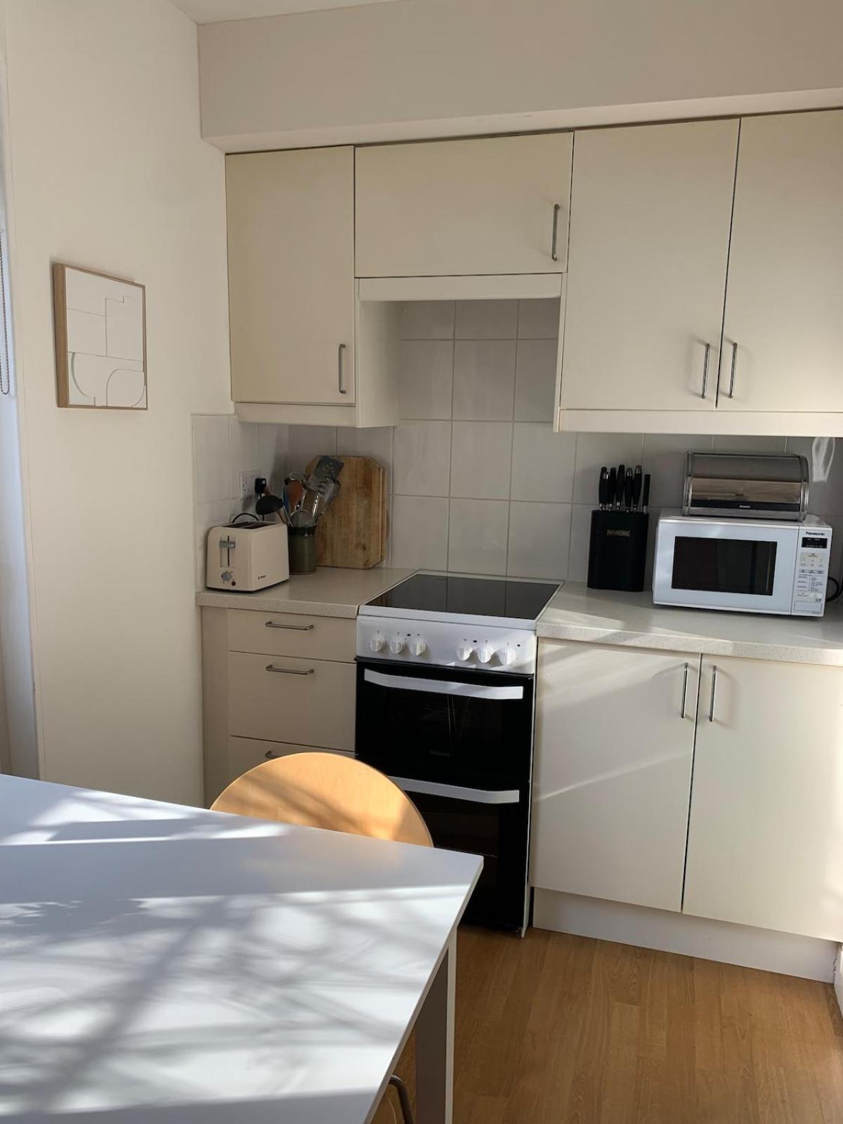 לונדון Spacious Comfortable Flat With Free Parking In East Finchley, Muswell Hill & Close To Alexandra Palace מראה חיצוני תמונה